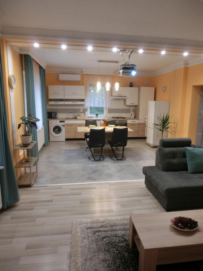 Pilis Apartman Piliscsaba Экстерьер фото
